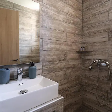 招待所 Voula's House 4*